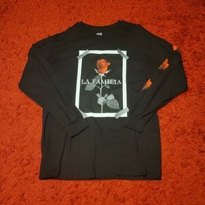 **BARELY WORN** Black and red rose La Familia long sleeve shirt men's size large